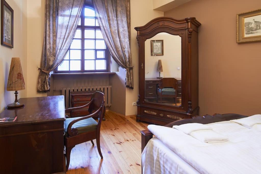 Cozy Apartment In Gothic Style House In The Heart Of The Old Town فيلنيوس المظهر الخارجي الصورة